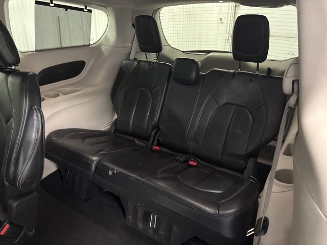 Used 2022 White Chrysler Touring L image 31