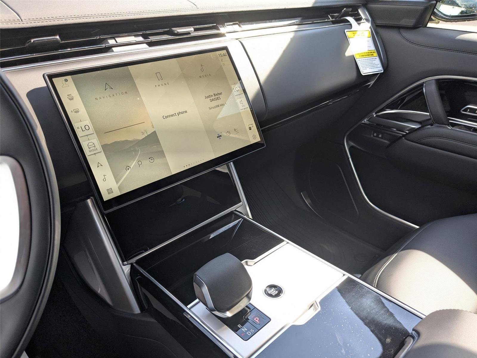 2025 Land Rover Range Rover SE - Photo 16