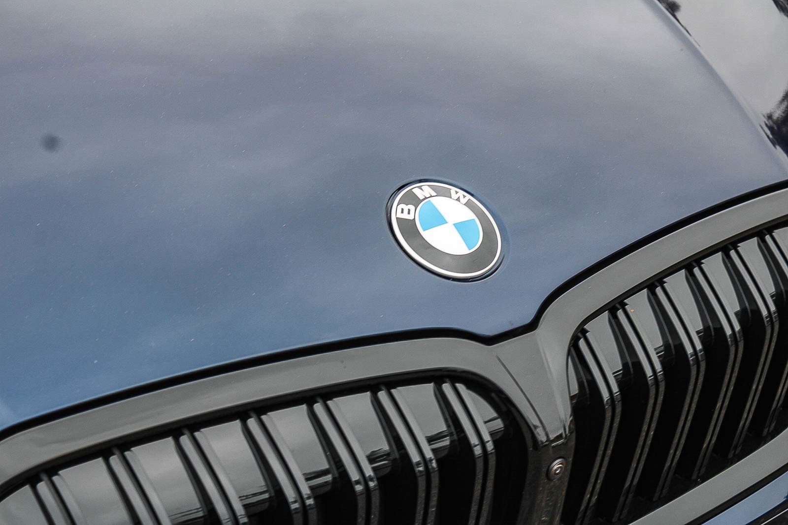 New 2026 Tanzanite Blue II Metallic BMW 330i image 6