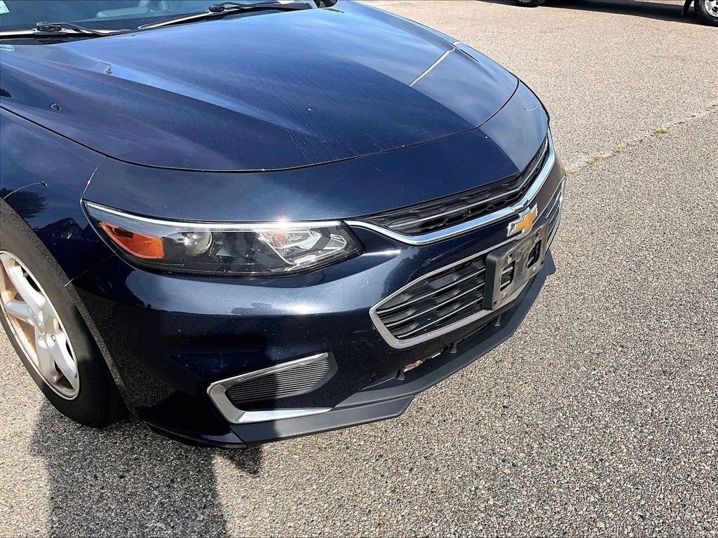 Used 2017 Blue Chevrolet LS image 8