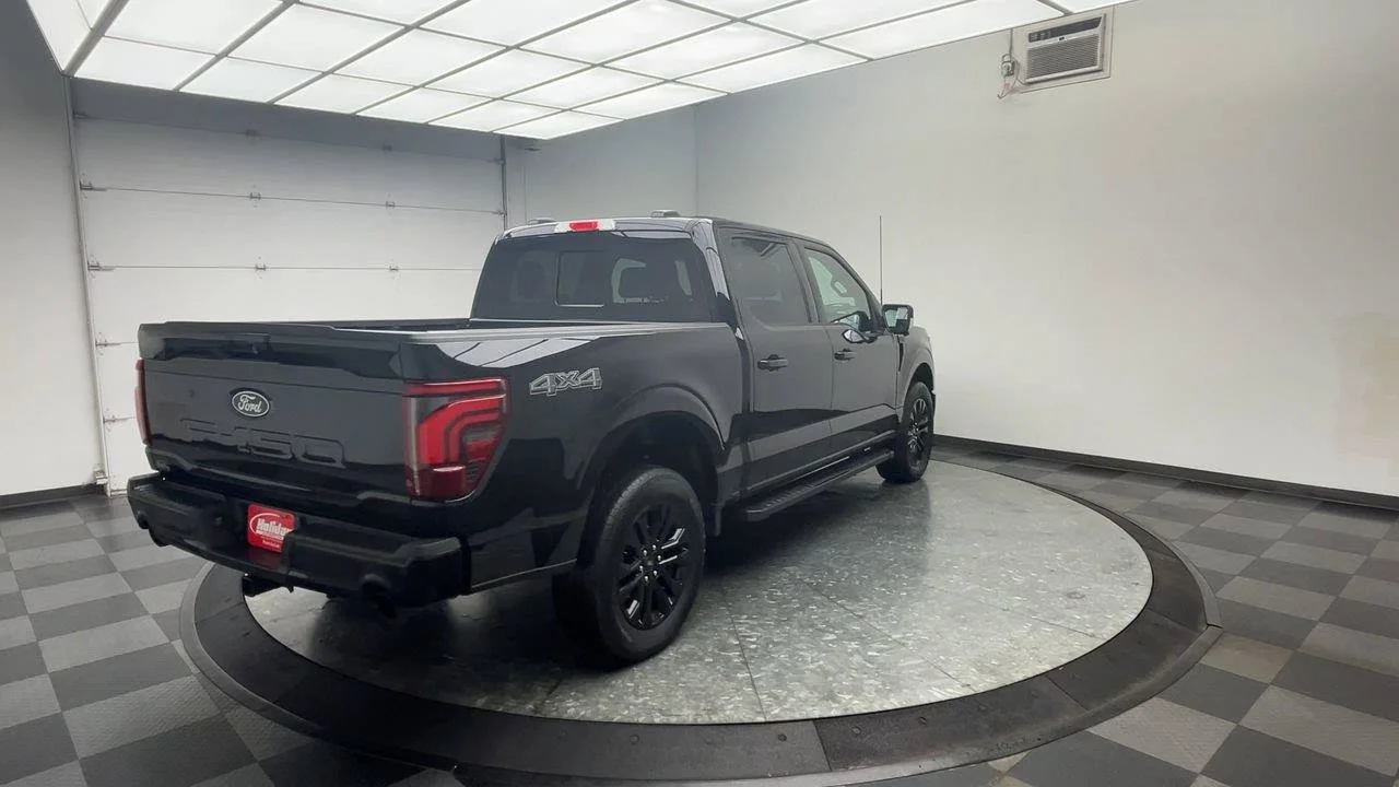 Used 2025 Black Ford LARIAT image 41