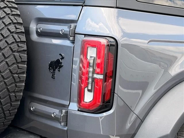 Used 2023 Gray Ford Wildtrak image 7