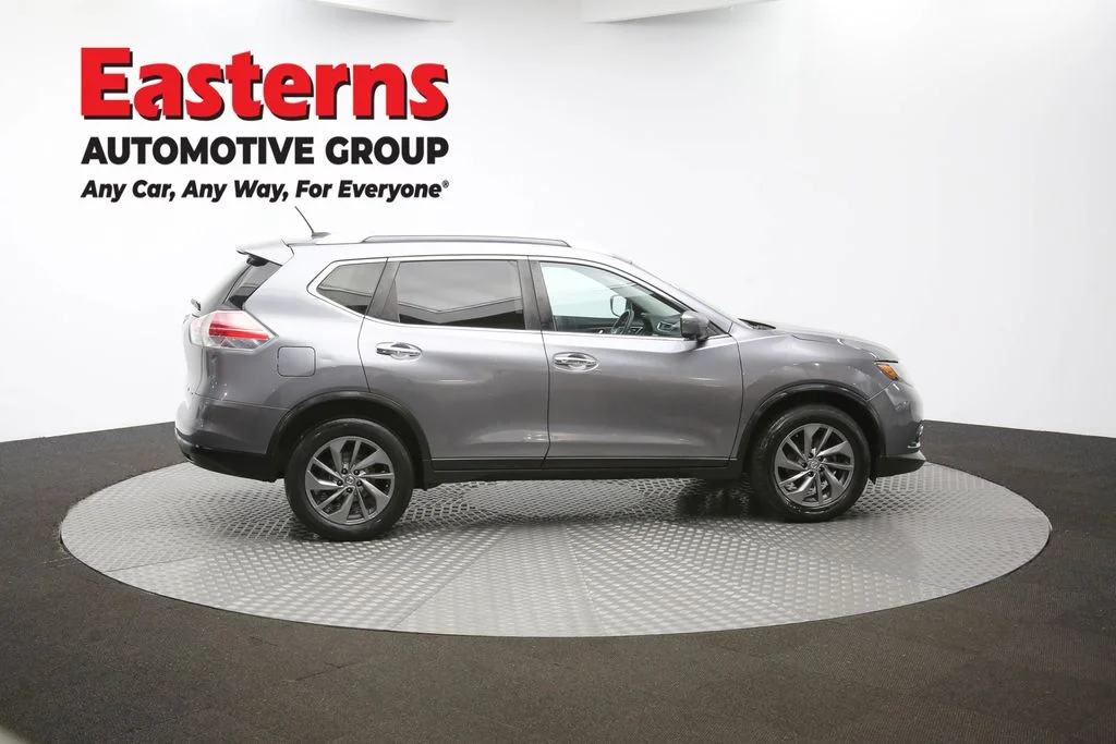 Used 2016 Gray Nissan SL image 42