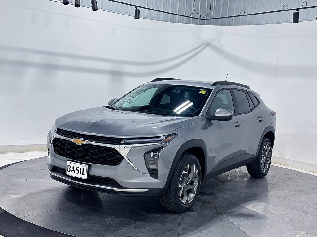 Used 2025 Gray Chevrolet LT image 8