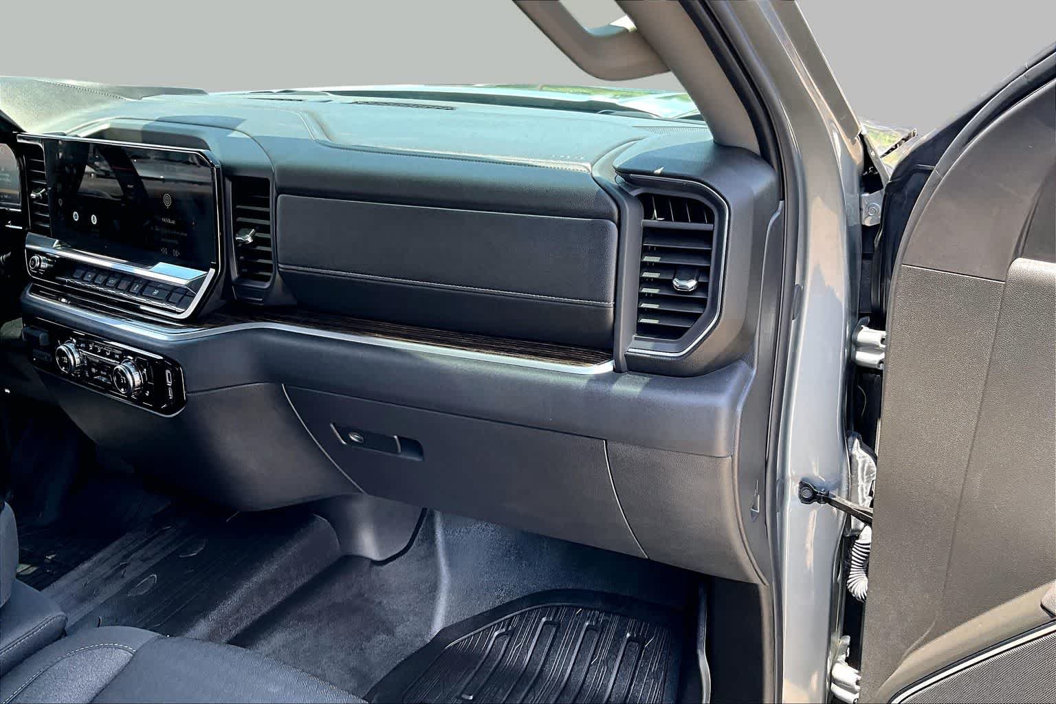 Used 2026 Sterling Metallic GMC Elevation image 19