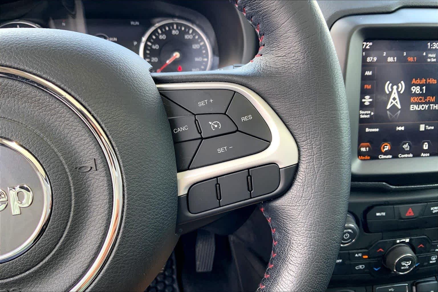 Used 2020 Sting-Gray Clearcoat Jeep Trailhawk image 25