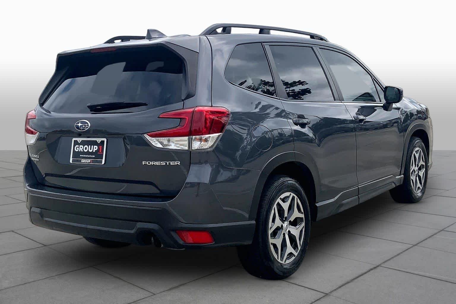 Used 2022 Magnetite Gray Metallic Subaru Premium image 13