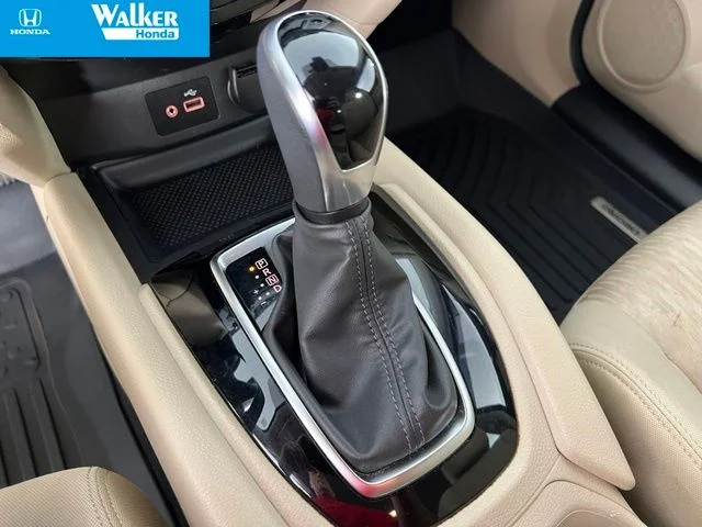 Used 2020 Blue Nissan SV image 29