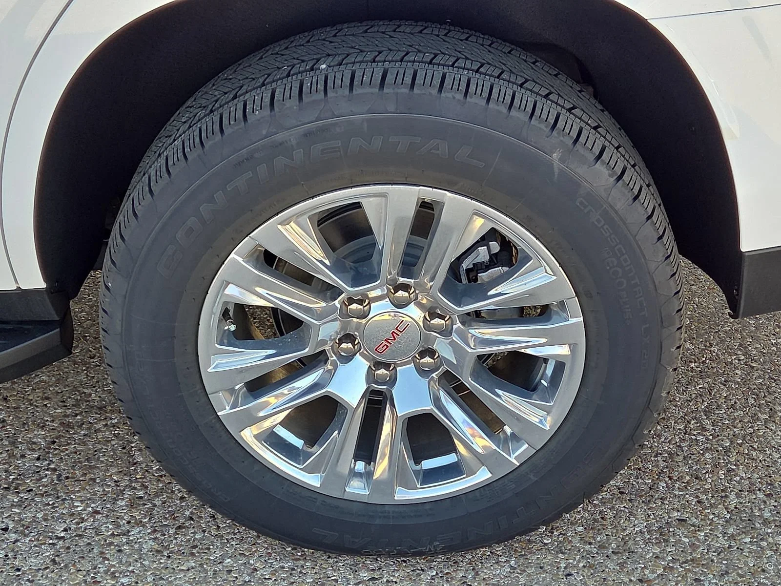 2026 GMC Yukon Denali - Photo 8