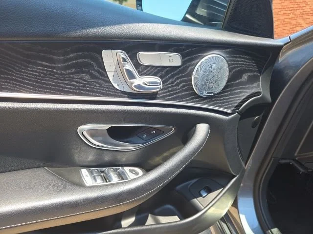 Used 2017  Mercedes-Benz E 300 Luxury image 9