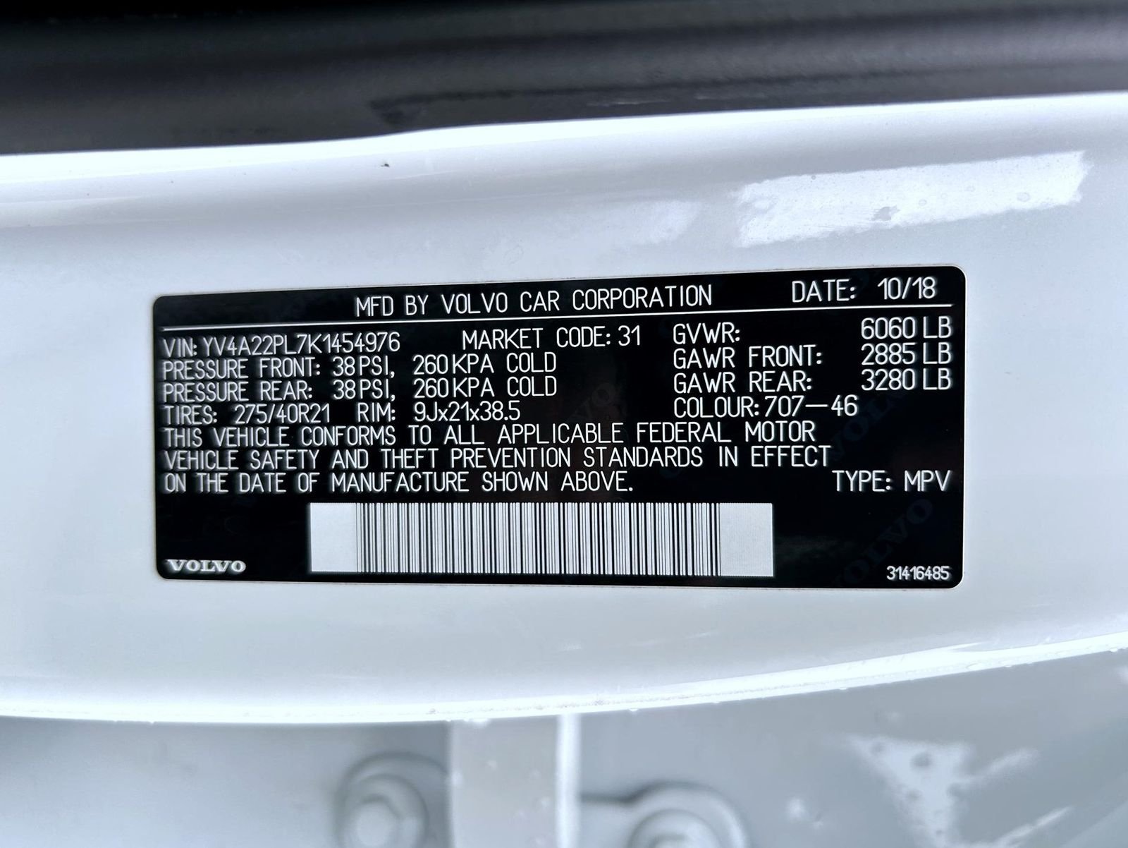 Used 2019 White Volvo T6 Inscription image 25