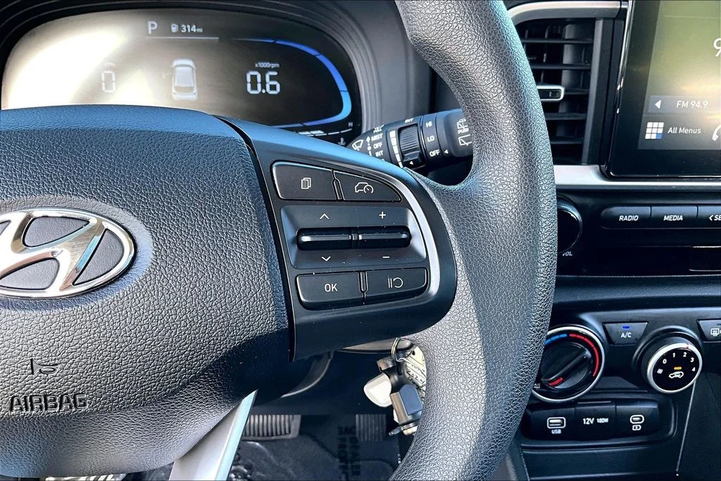 Used 2024 Intense Blue Hyundai SE image 19