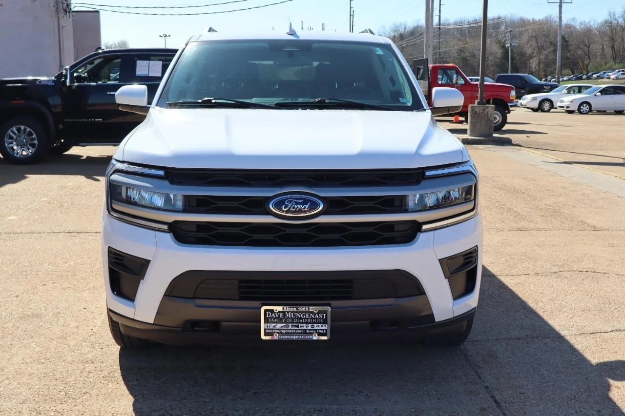 Used 2022 Star White Metallic Tri-Coat Ford XLT image 8