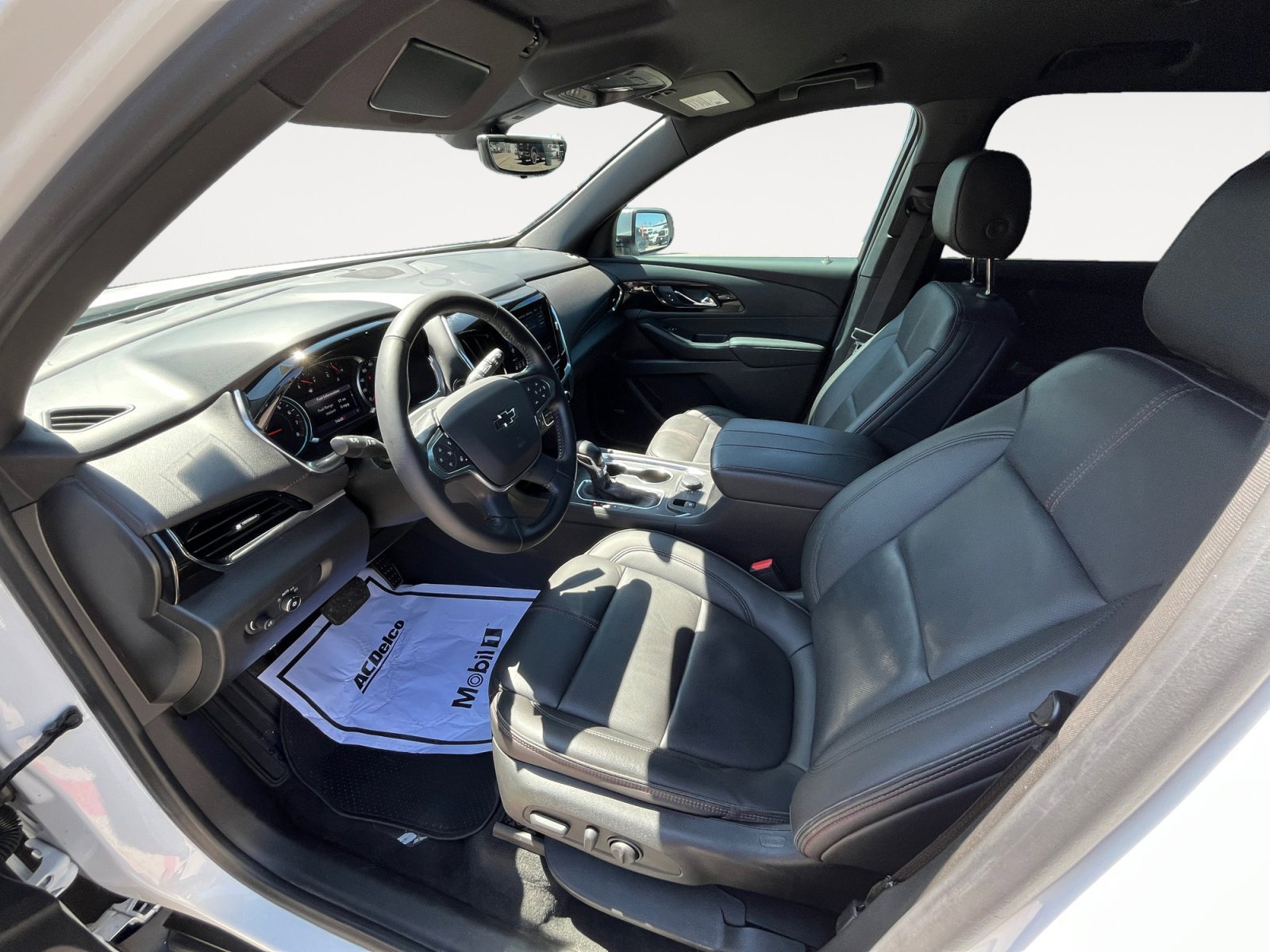 Used 2022 Summit White Chevrolet RS image 18