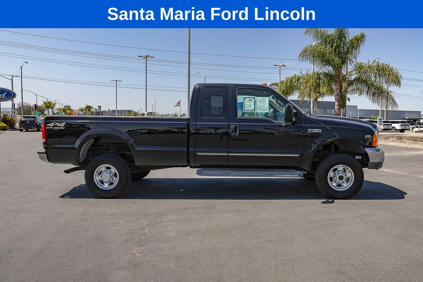 Used 2000 Black Ford Lariat image 3