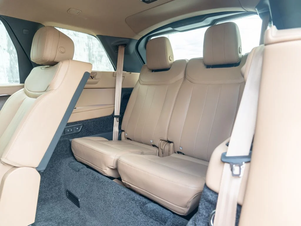 Certified Used 2025 White Land Rover SE image 36
