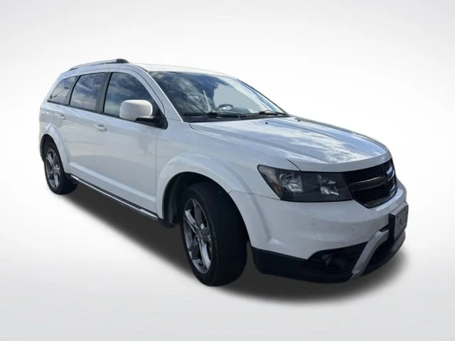 Used 2017 White Dodge Crossroad image 7