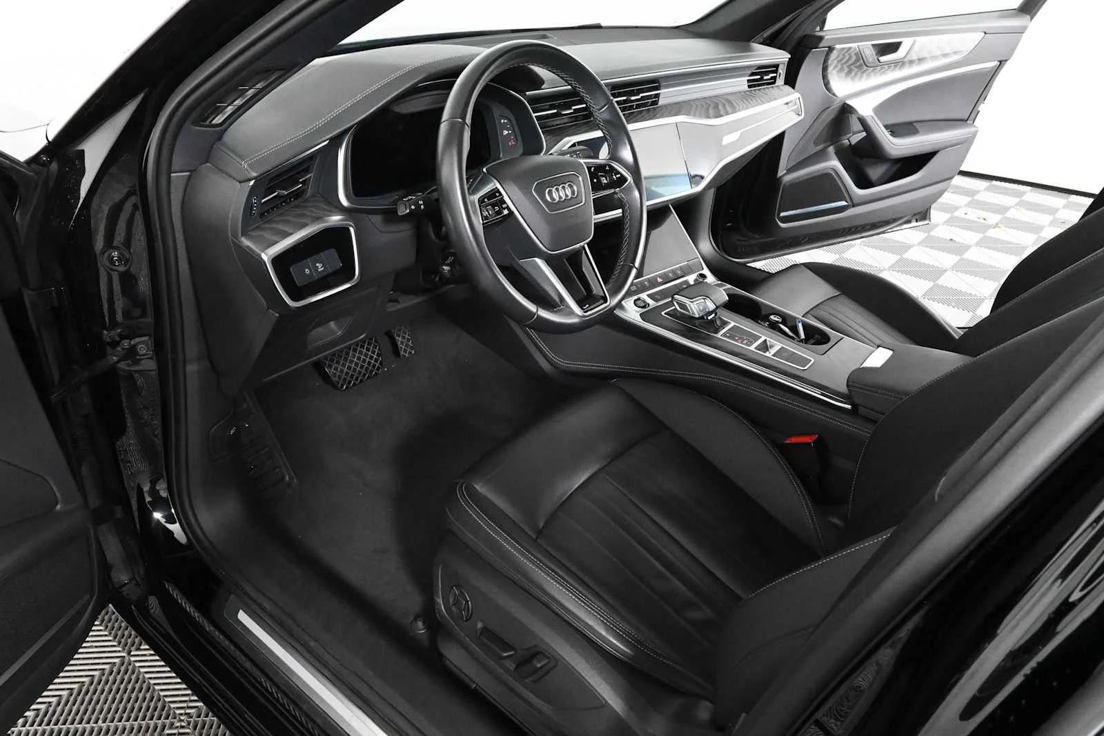 Used 2024 Brilliant Black Audi Premium Plus image 17
