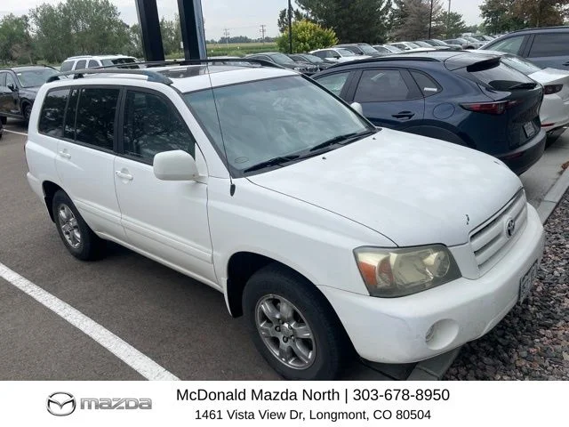 Used 2004 White Toyota V6 image 1