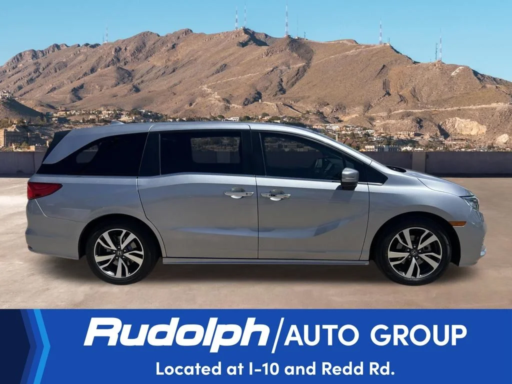 Certified Used 2023 Lunar Silver Metallic Honda TOURING image 6