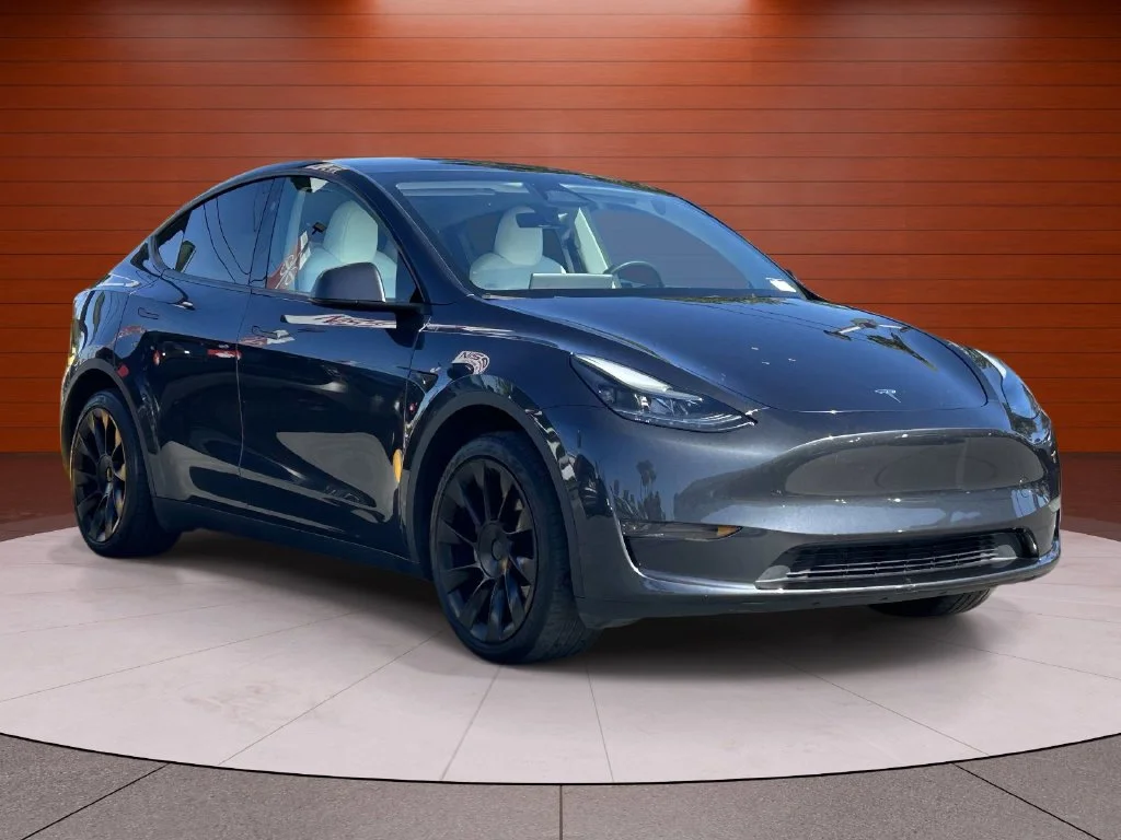 Used 2024 Stealth Gray Tesla Long Range image 5