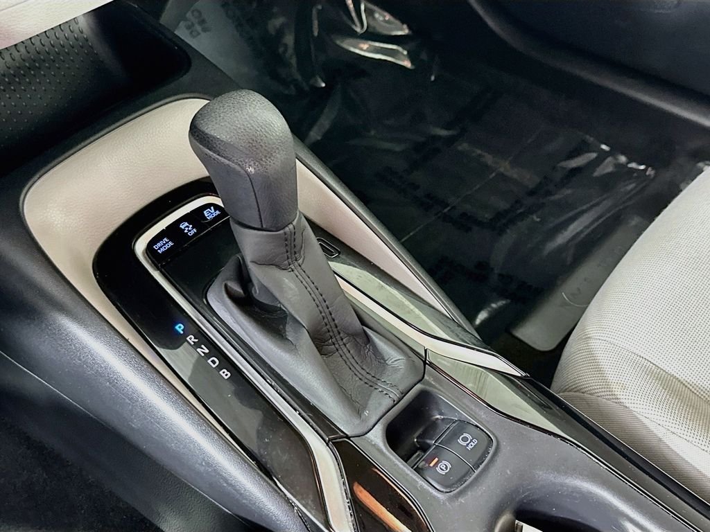 Used 2021 Blizzard Pearl Toyota LE image 18