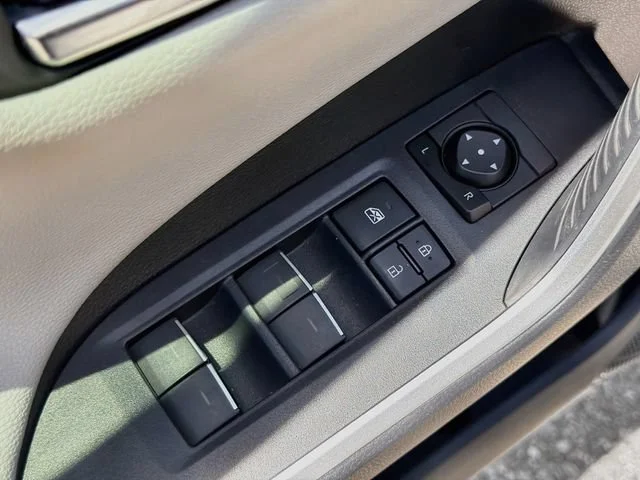 Used 2022 Blizzard Pearl Toyota Hybrid Limited image 21
