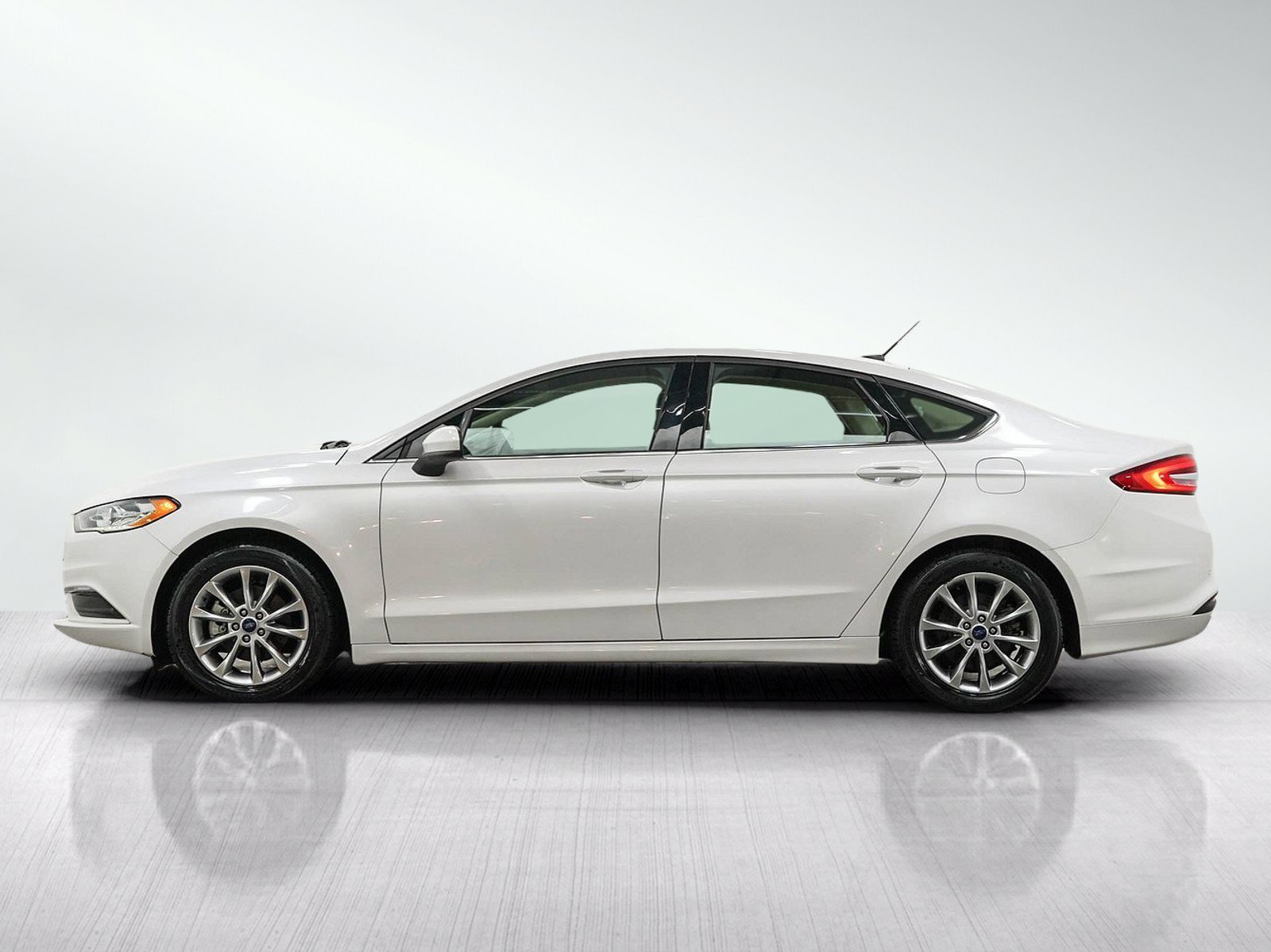 Used 2017 Ford Fusion SE with VIN 3FA6P0HD9HR321047 for sale in Burnsville, Minnesota