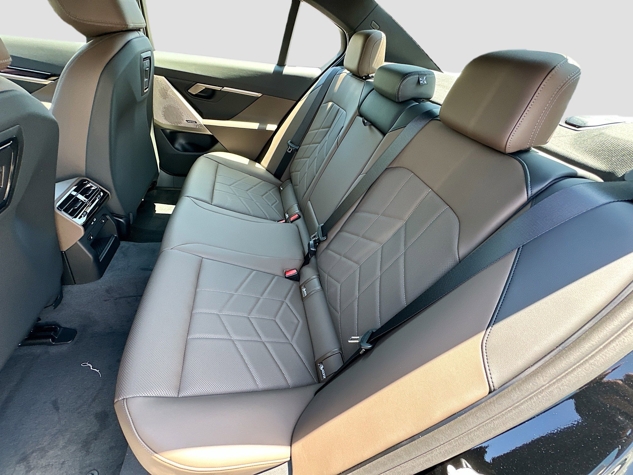 New 2027 Black Sapphire Metallic BMW 530i image 17