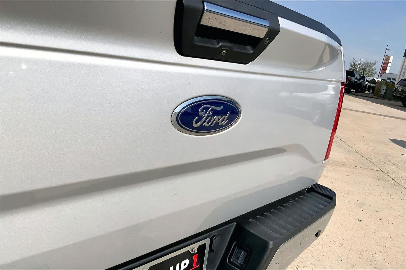 Used 2017 Ingot Silver Metallic Ford XLT image 10