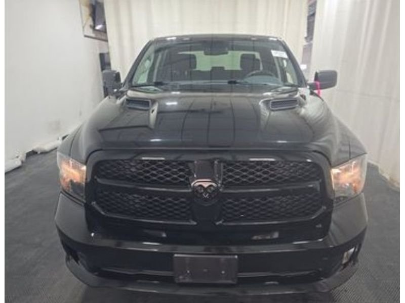 Used 2020 Diamond Black Crystal Pearl Ram Express image 2