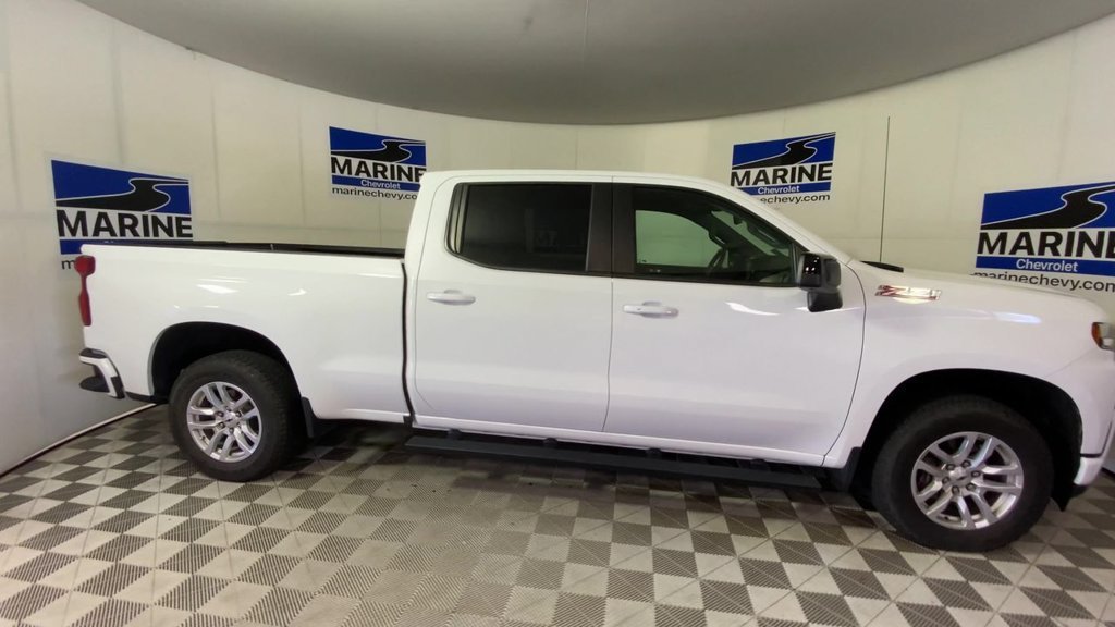 Used 2022 SUMMIT WHITE Chevrolet RST image 3