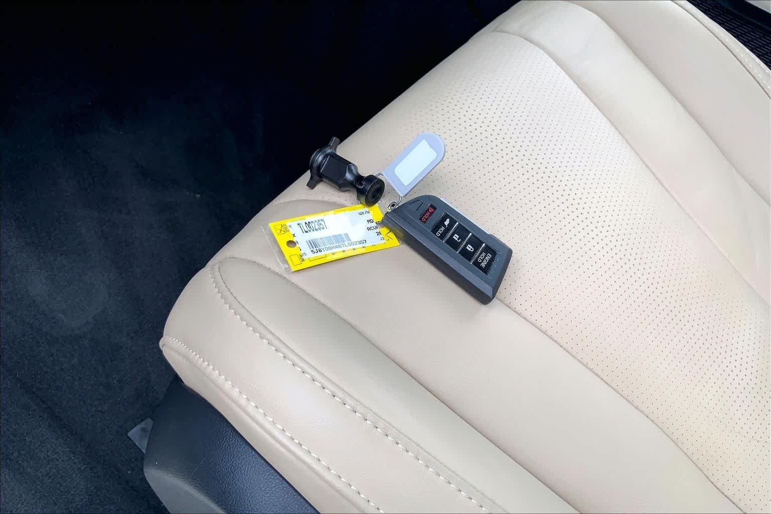 Used 2026 Platinum White Pearl Acura w/Technology Package image 13