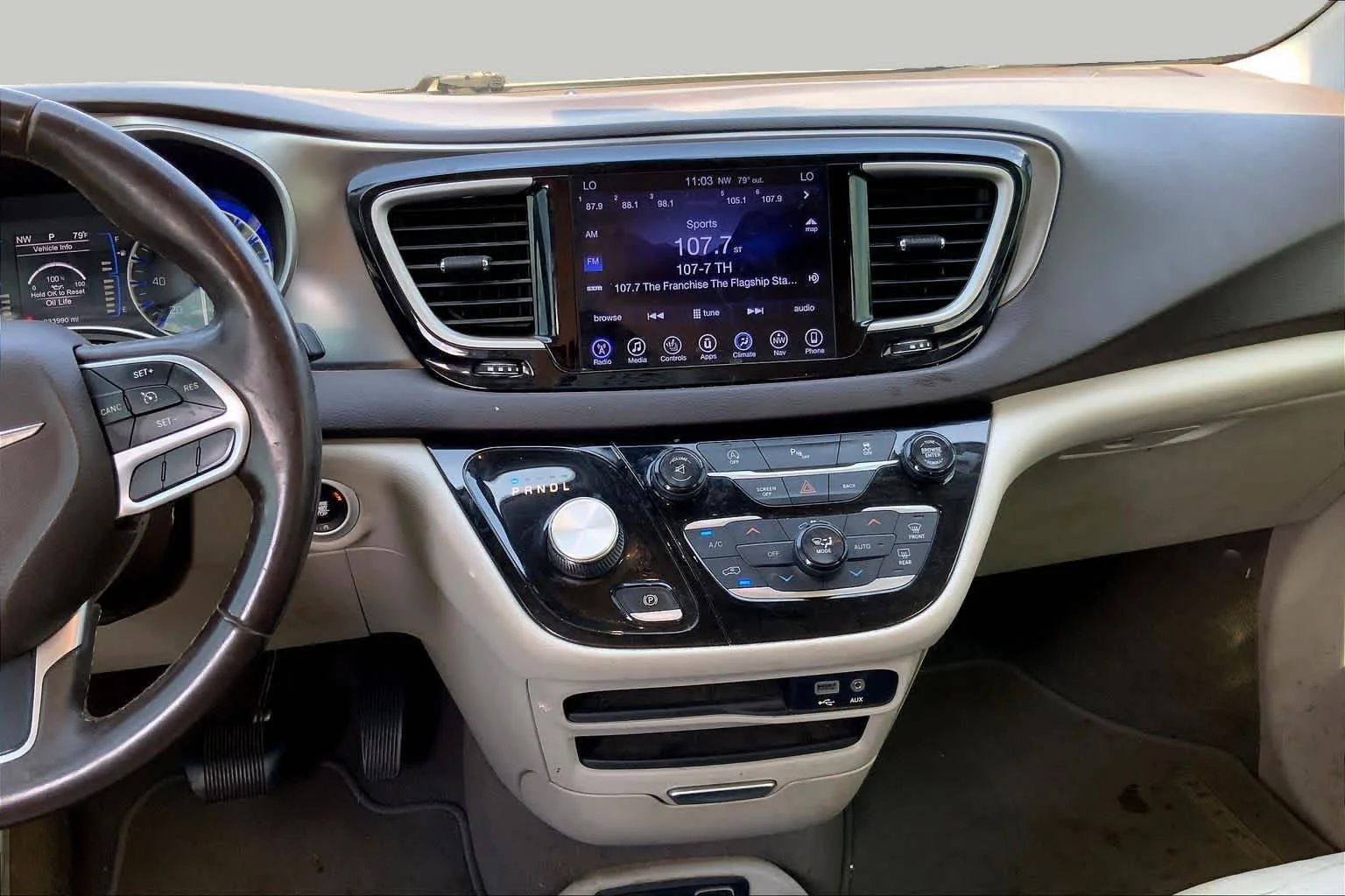 Used 2017 Tusk White Chrysler Touring-L image 6