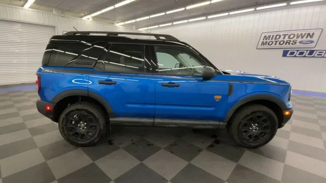 Used 2025 Velocity Blue Metallic Ford Badlands image 9