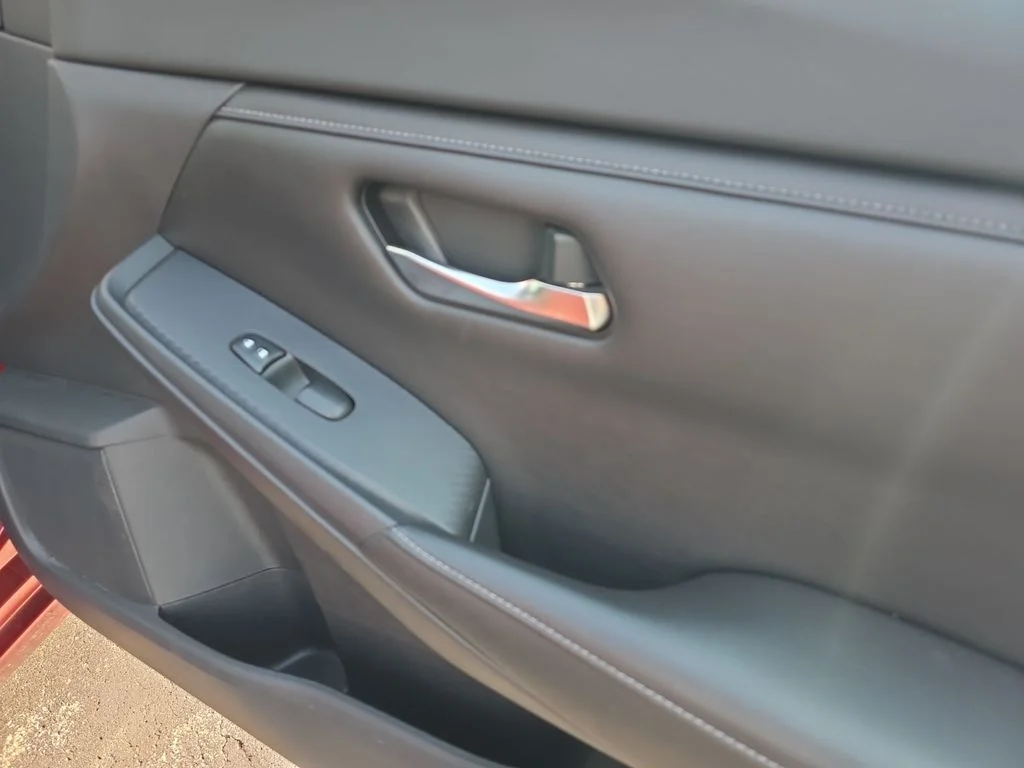 Used 2020 Scarlet Ember Tintcoat Nissan SV image 24