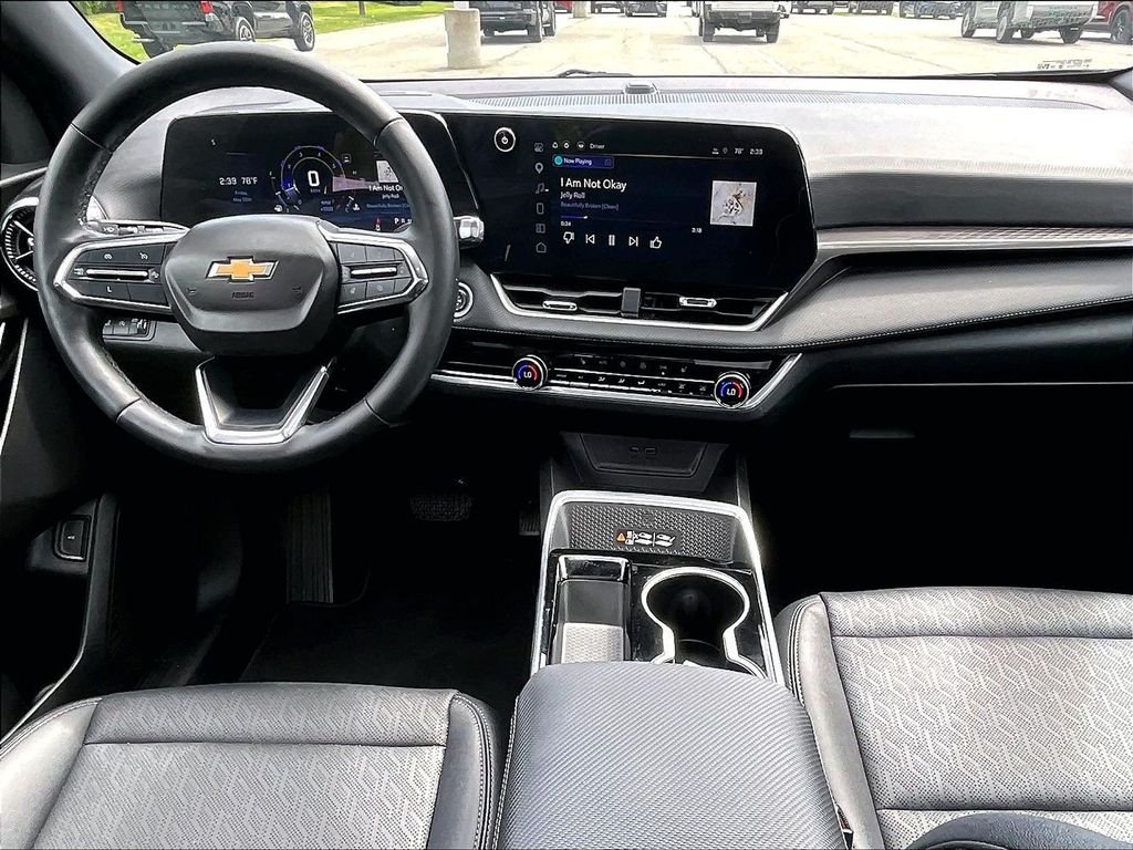 Used 2025 Gray Chevrolet LT image 21