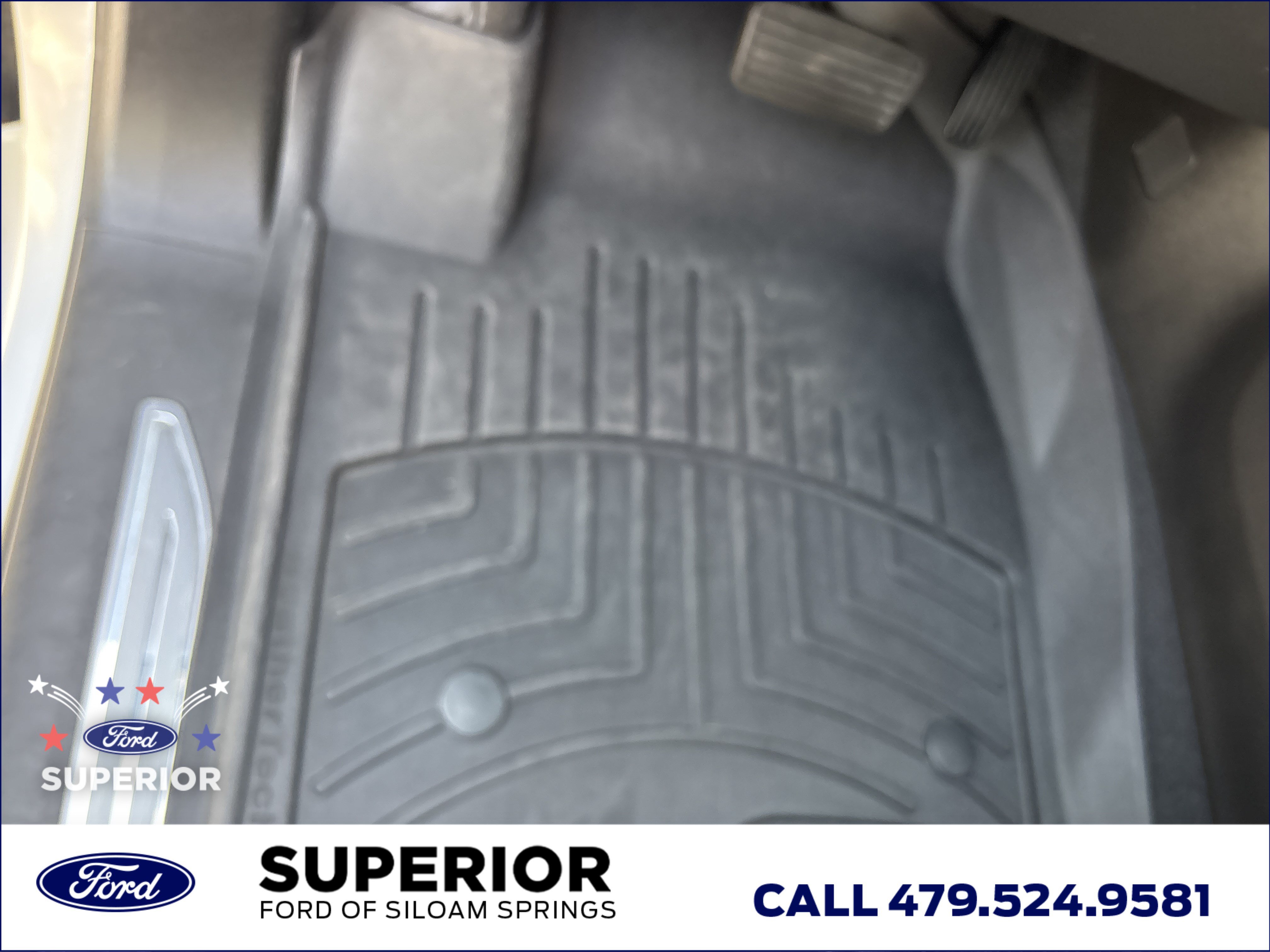Used 2021 White Frost Tricoat GMC SLT 4WD image 27