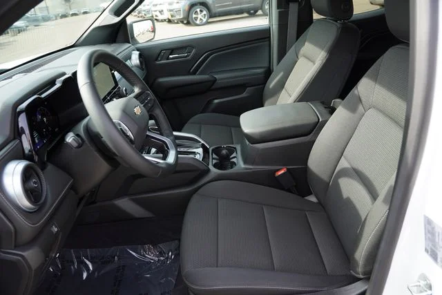 2024 Chevrolet Colorado LT - Photo 15