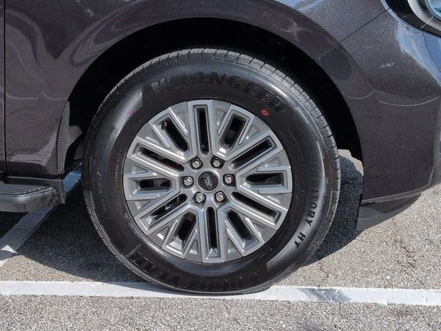 New 2026 Dark Matter Gray Metallic Ford MAX Platinum® image 11
