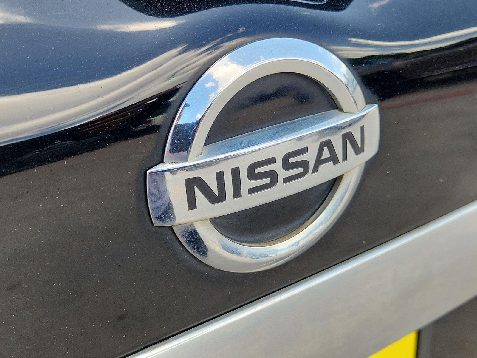 2014 Nissan Pathfinder photo 29 of 33