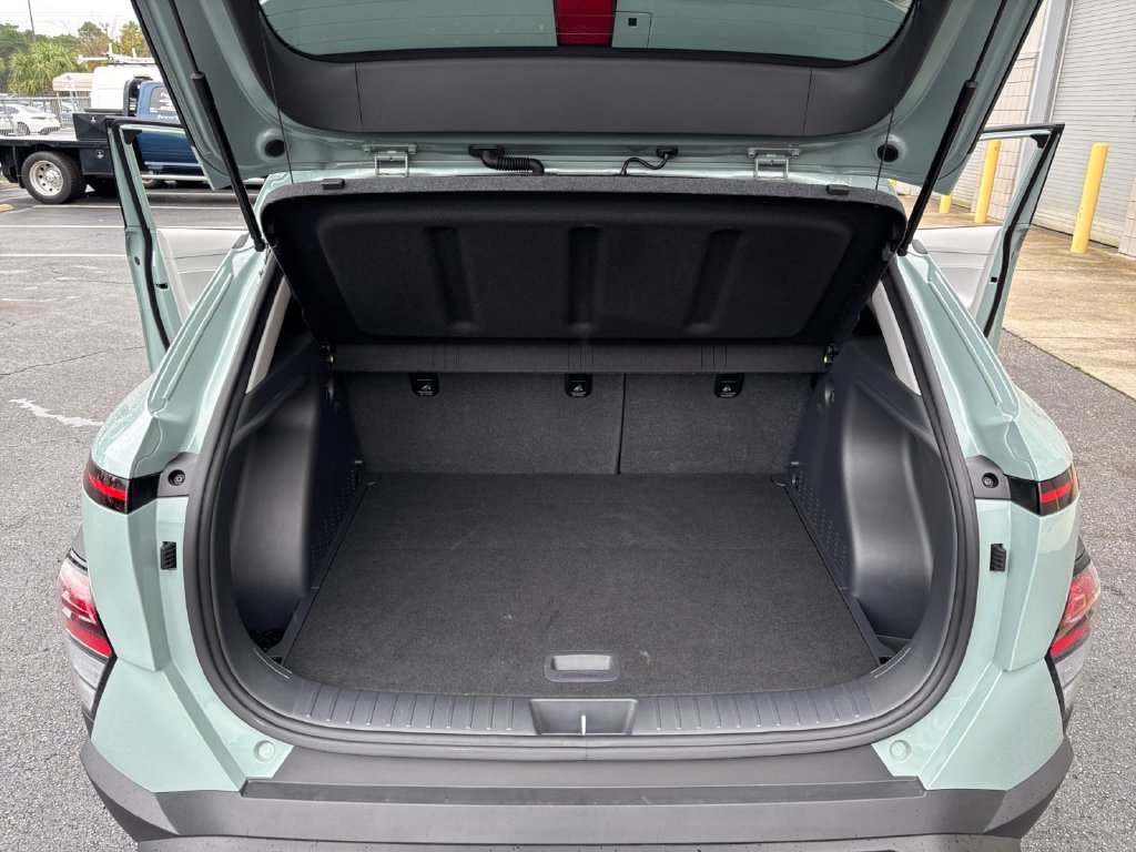 Used 2025 Green Hyundai SEL Convenience image 27