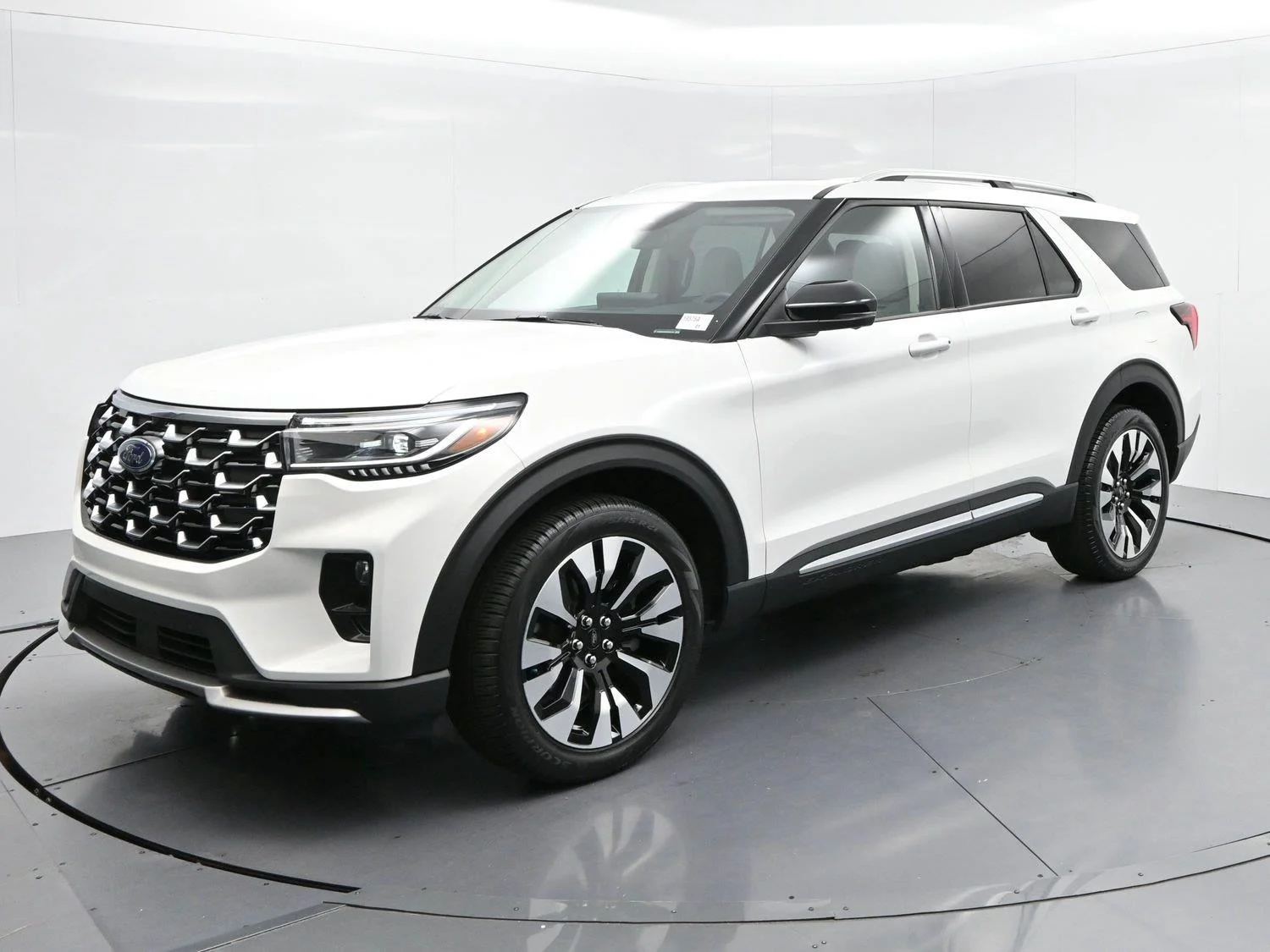Used 2026 White Ford Platinum image 3