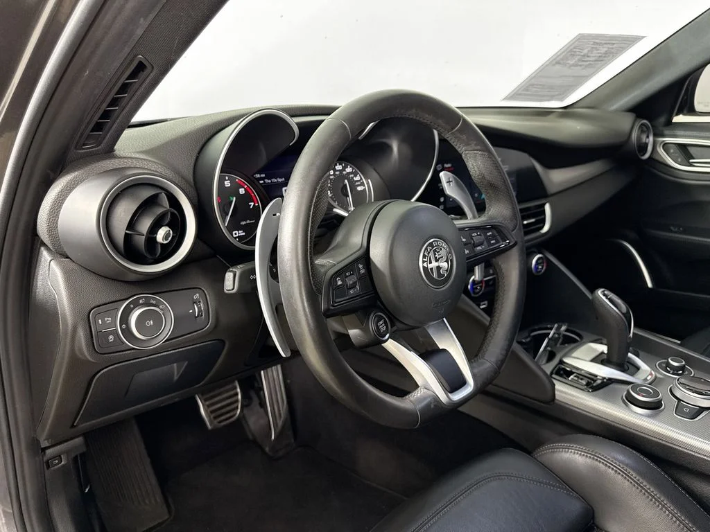 Used 2023 Gray Alfa Romeo Veloce image 9