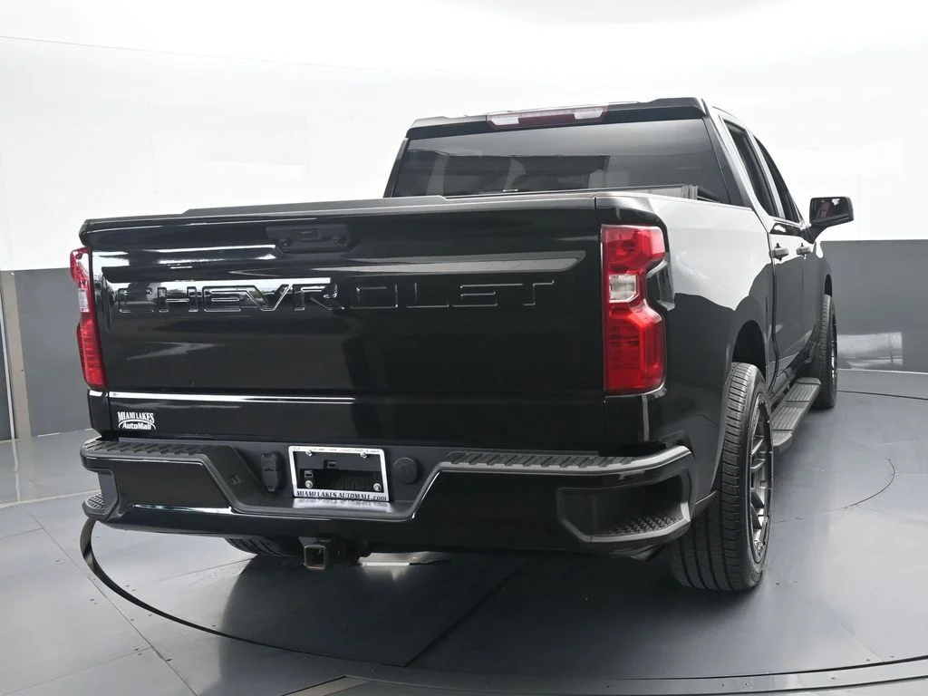 Used 2022 Black Chevrolet Custom image 5