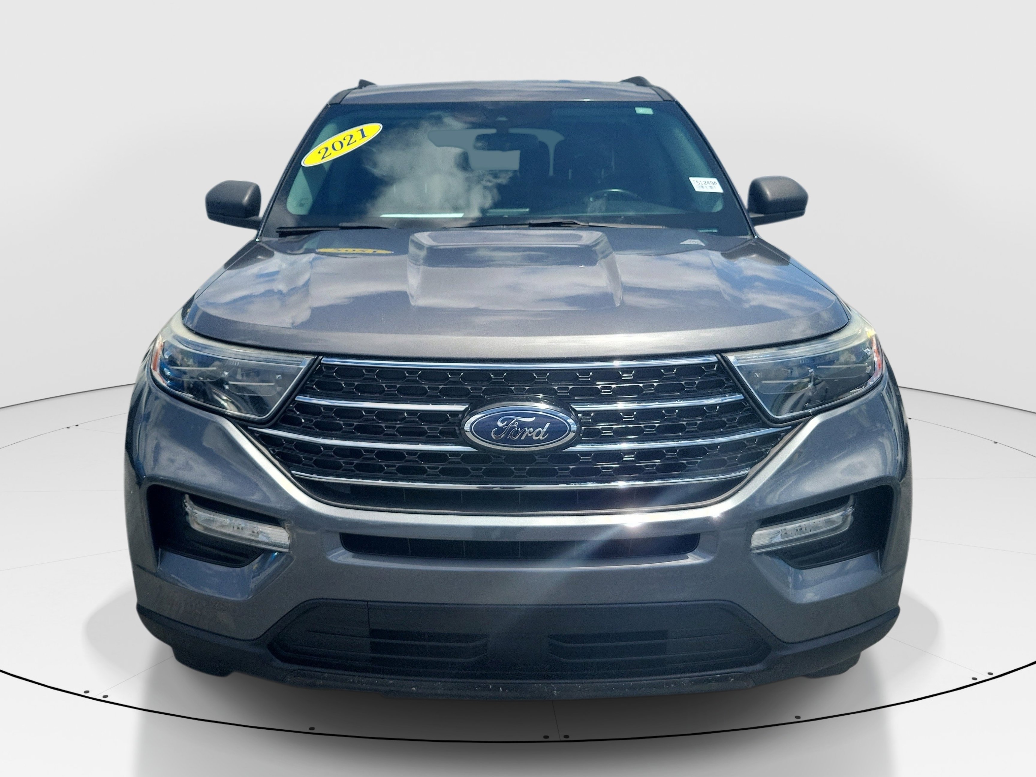 Used 2021 Gray Metallic Ford XLT image 2
