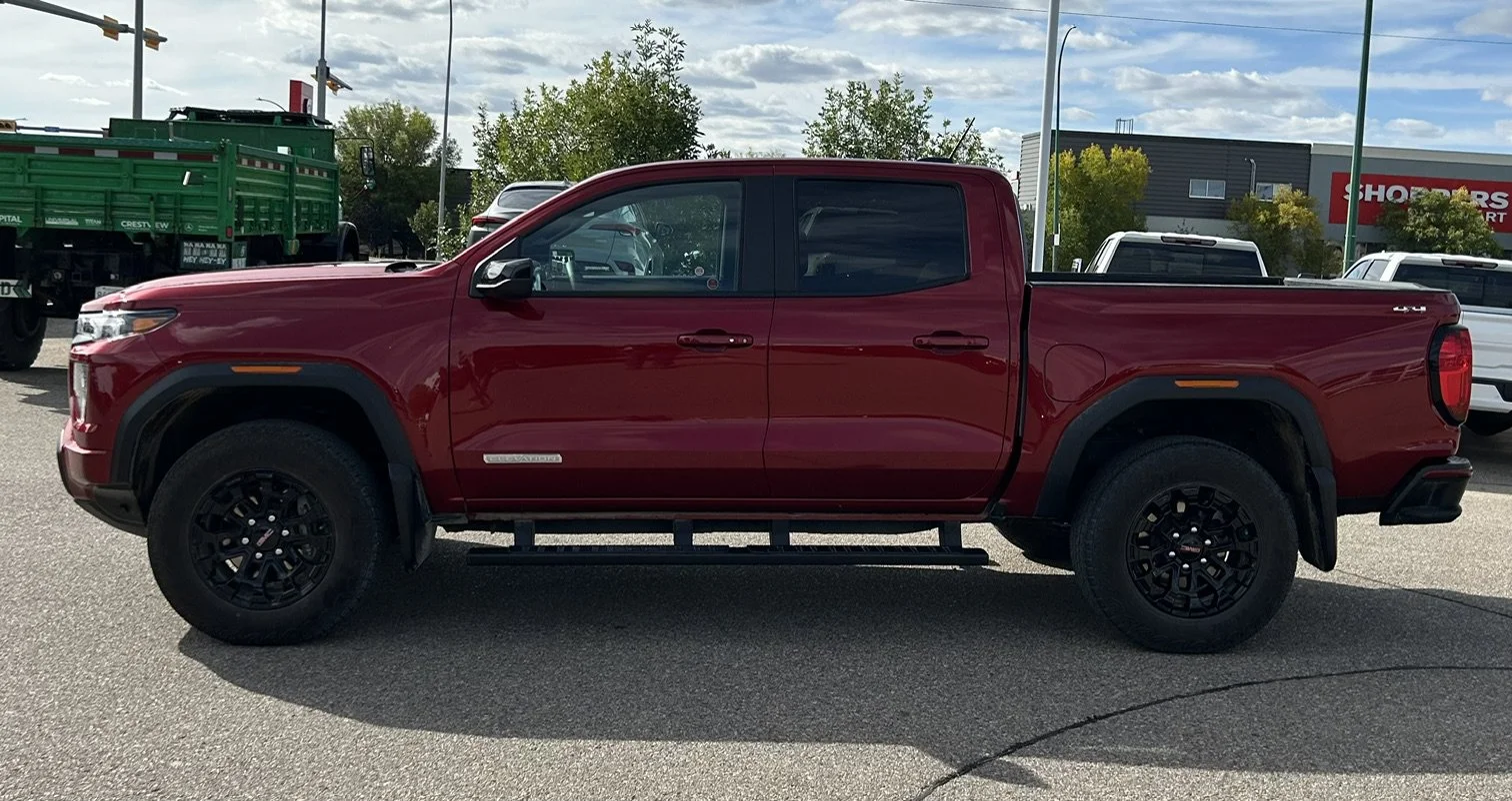 Used 2026 Red GMC Elevation Crew Leather 4x4 image 2