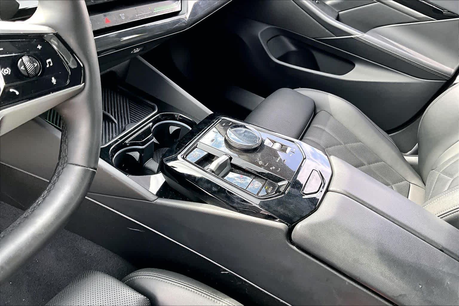 Used 2025 Dark Graphite Metallic BMW 530i image 14