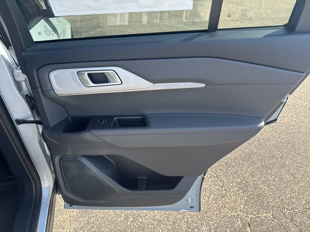 New 2026 Space White Metallic Ford Active image 19