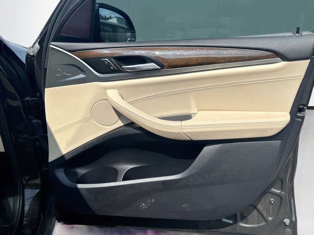 Used 2019 Green BMW sDrive30i image 25